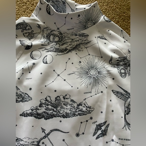 Greyson Dreamers Toile Nova Mock Top - Picture 3 of 7